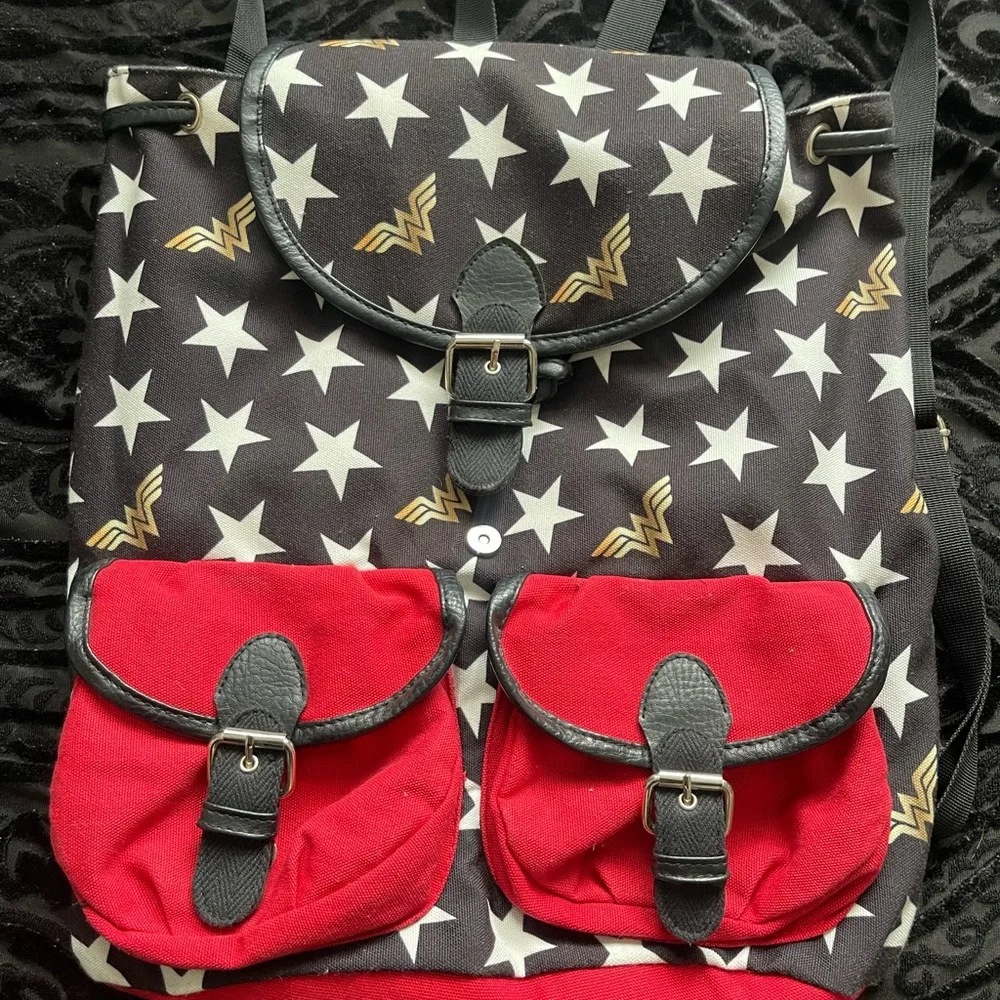 Wonder Woman drawstring Backpack - Picture 1 of 2